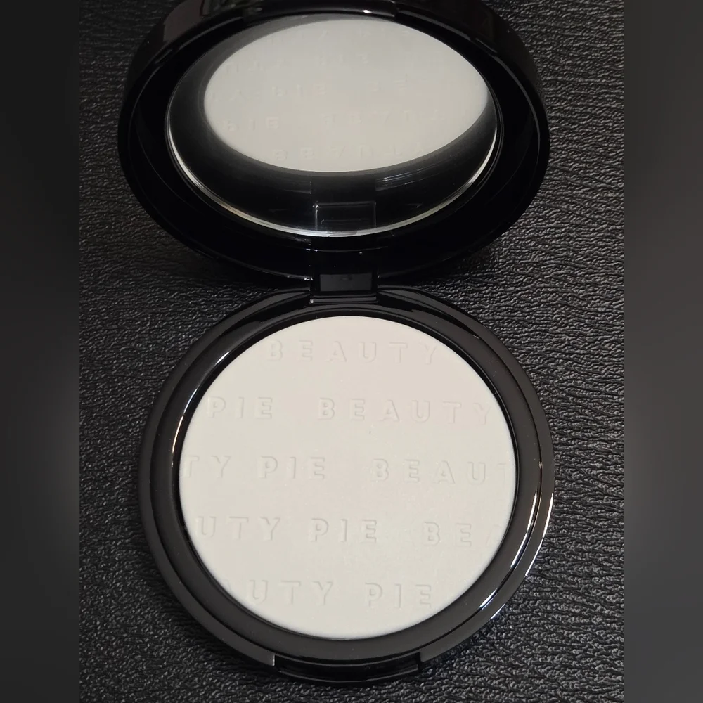 Beauty Pie Made in Italy One Powder Wonder Perfecting Powder